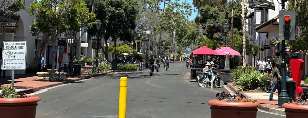 Photo of intersection at State Street and Carrillo Street